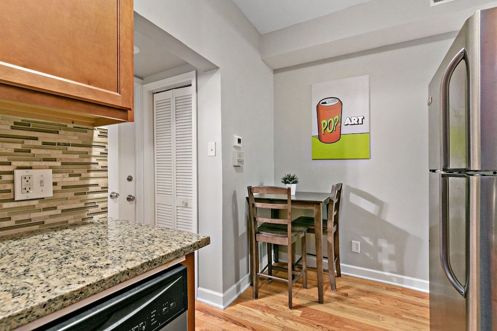 undefined 2BR Furnished Apartment in Boystown 8