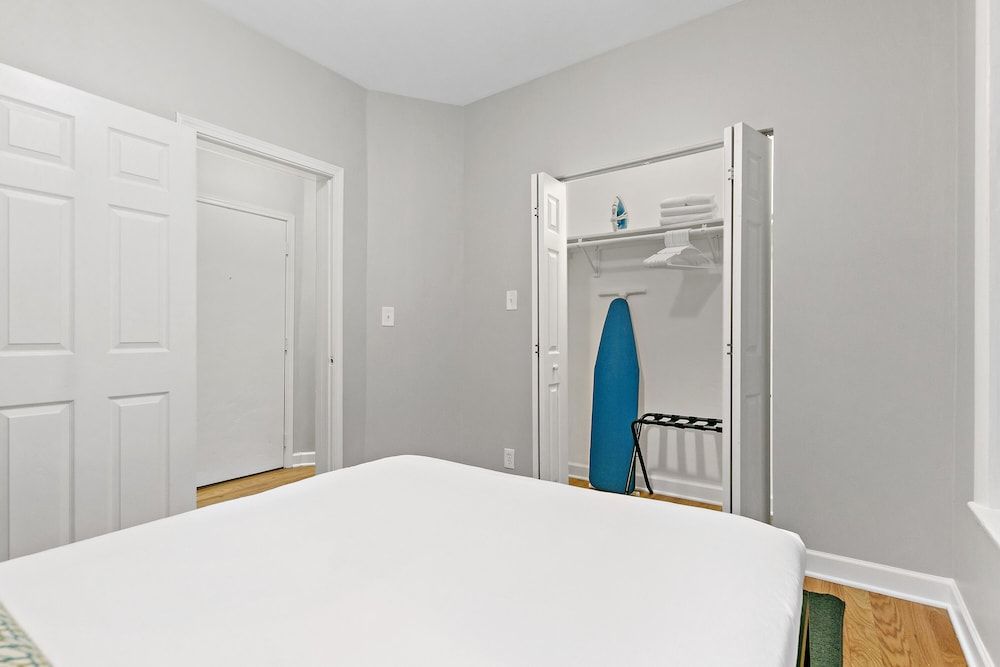 undefined 2BR Furnished Apartment in Boystown 4