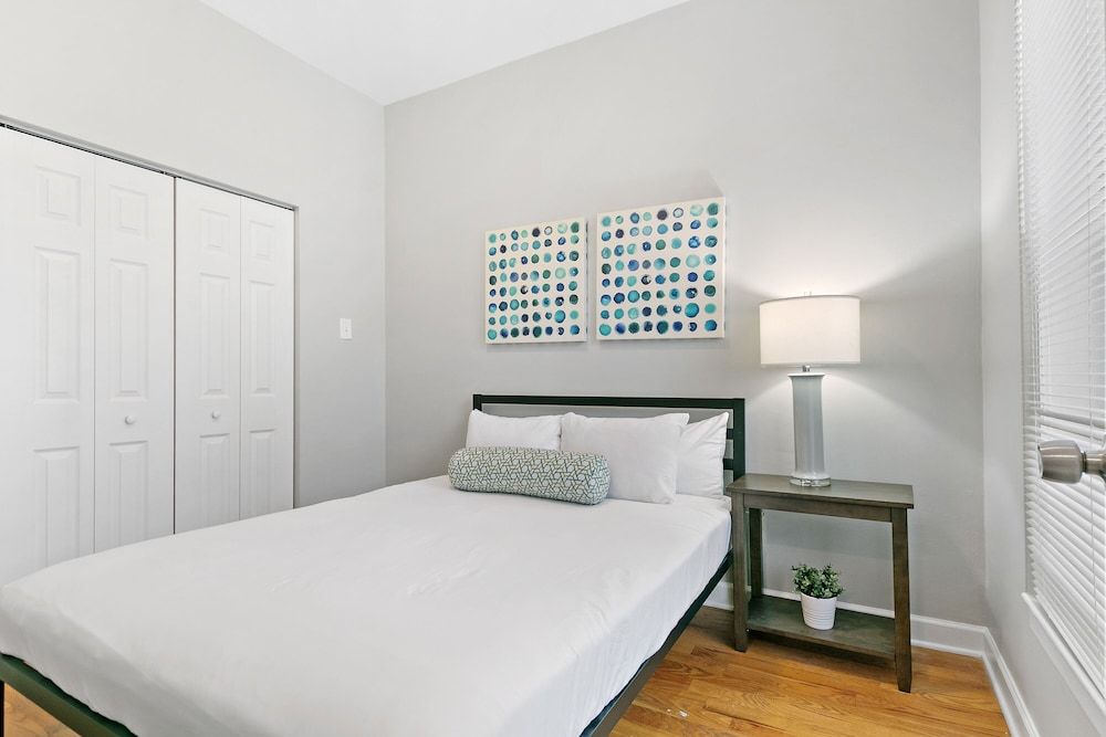 undefined 2BR Furnished Apartment in Boystown 3