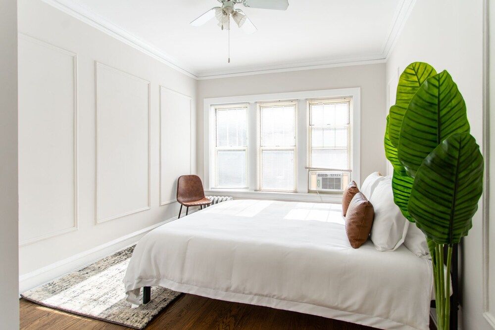 undefined Aesthetic Vibrant 2BR Apt Lincoln Square 10