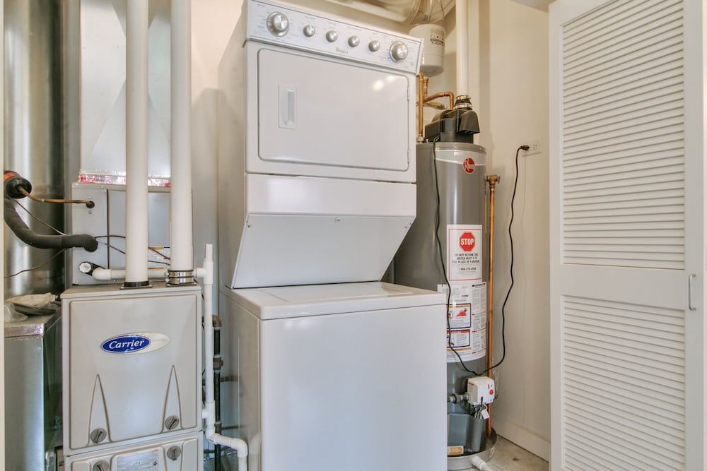 undefined 1BR Apartment with Laundry in West Loop 10