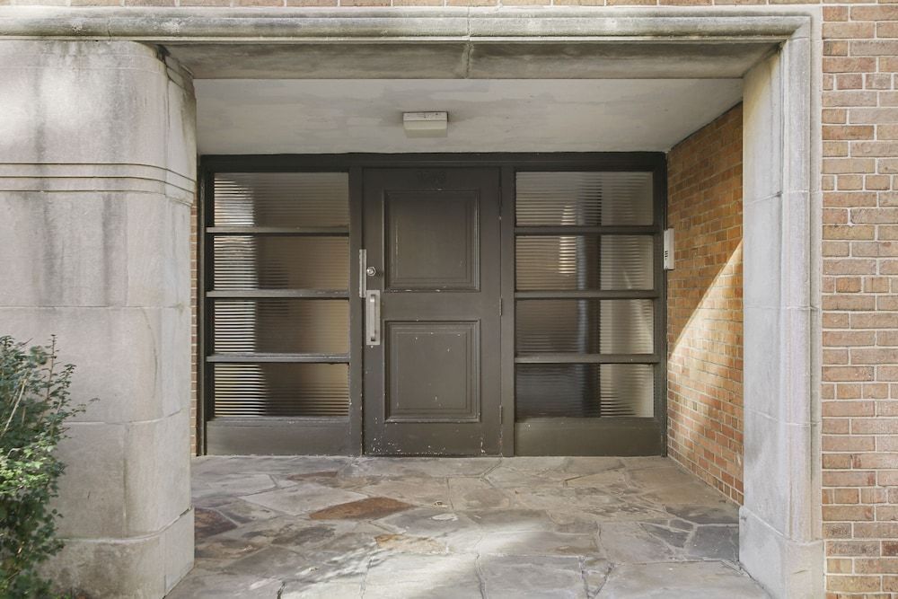 undefined 2BR Rogers Park Apt in Sheridan 9