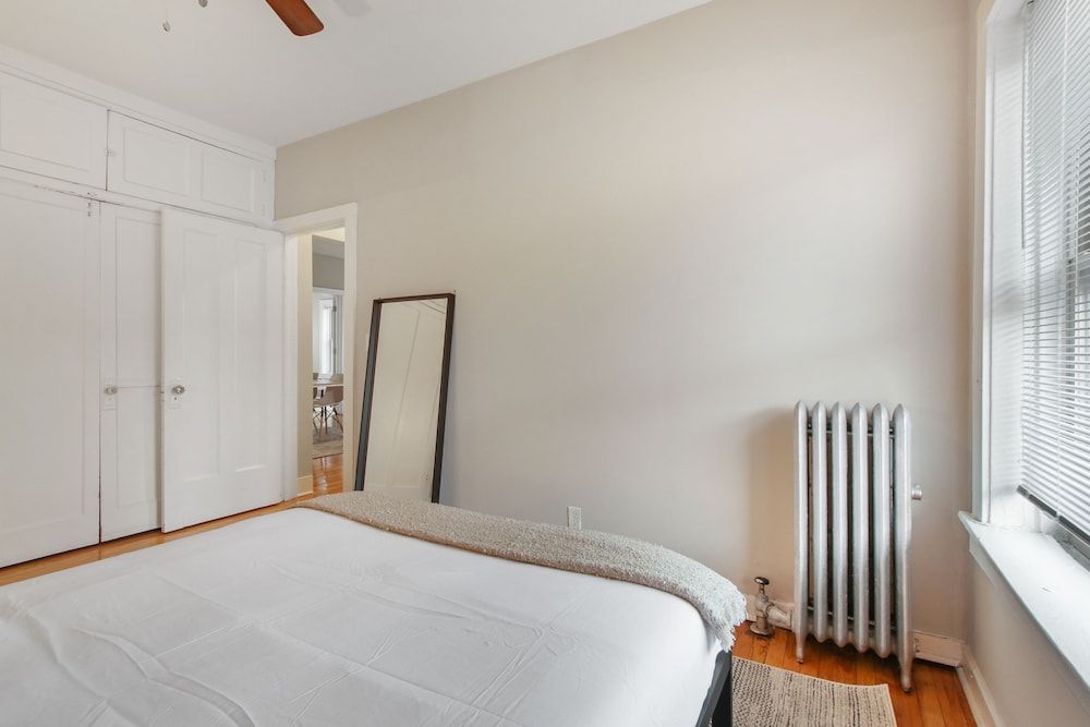 undefined 3BR Apartment w Laundry in Rogers Park 5