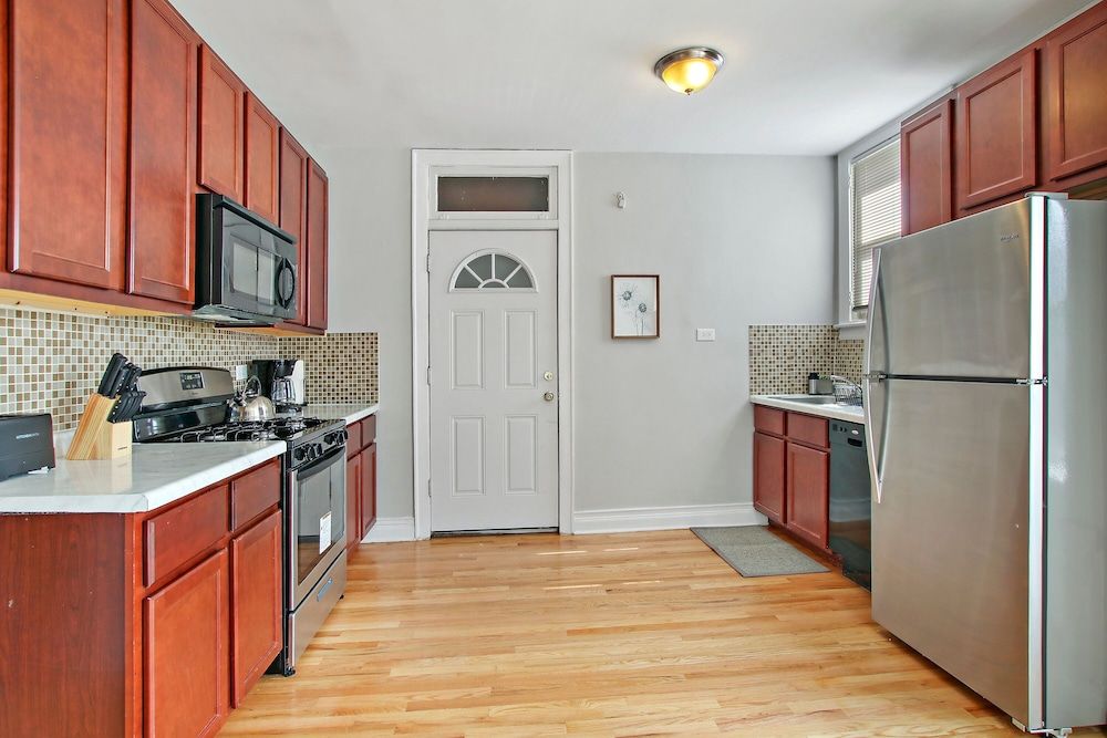 undefined 1BR Vibrant Apt in Old Irving Park 8