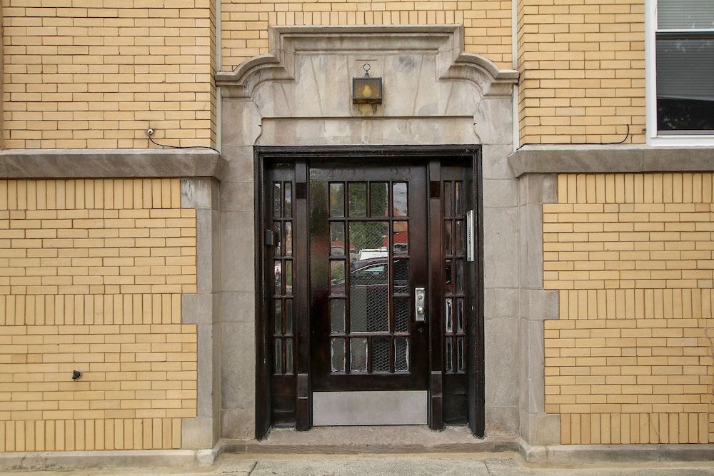 undefined 1BR Vibrant Apt in Old Irving Park