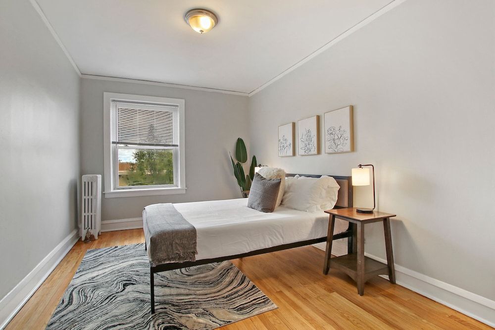 undefined 1BR Vibrant Apt in Old Irving Park 3