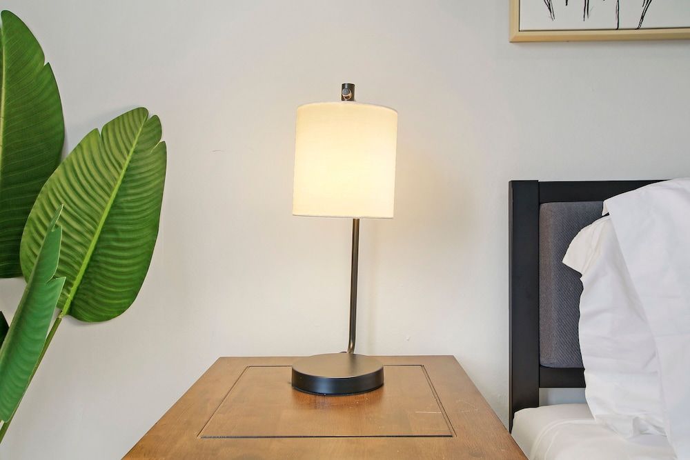 undefined 1BR Vibrant Apt in Old Irving Park 4