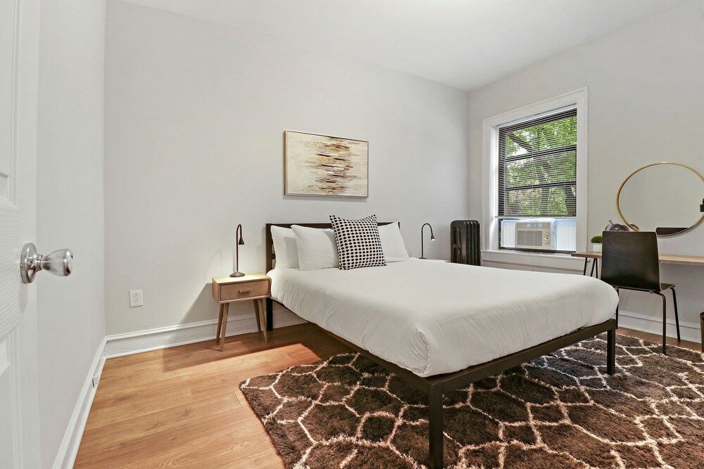 undefined 2BR Warm Lovely Home in Rogers Park 4