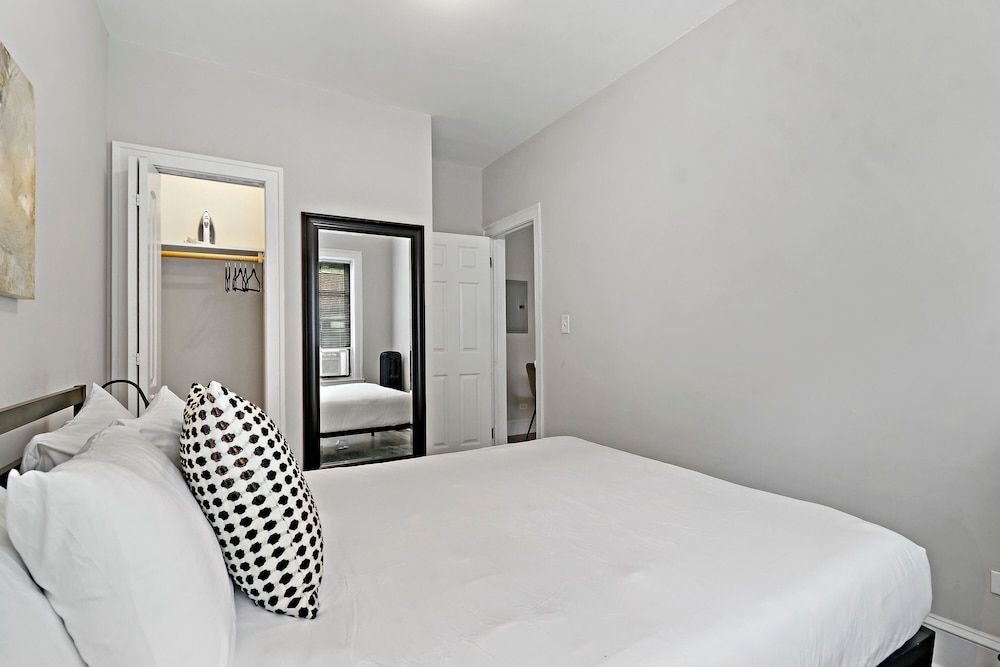 undefined 2BR Warm Lovely Home in Rogers Park 3