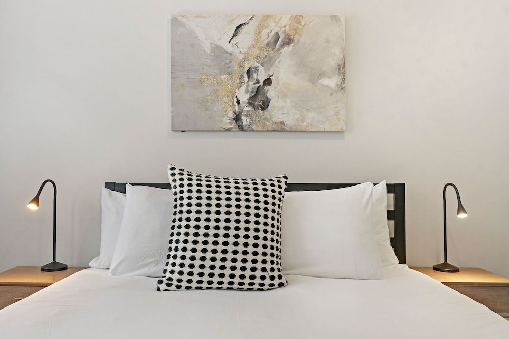 undefined 2BR Warm Lovely Home in Rogers Park 2