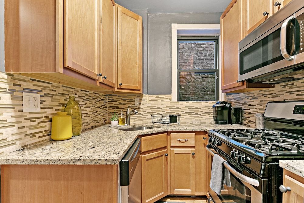 undefined 2BR Designer Apt in Festive Boystown 9