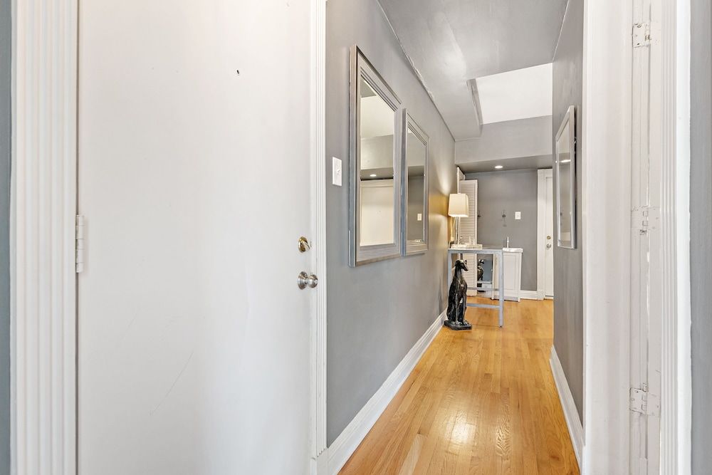 undefined 2BR Designer Apt in Festive Boystown