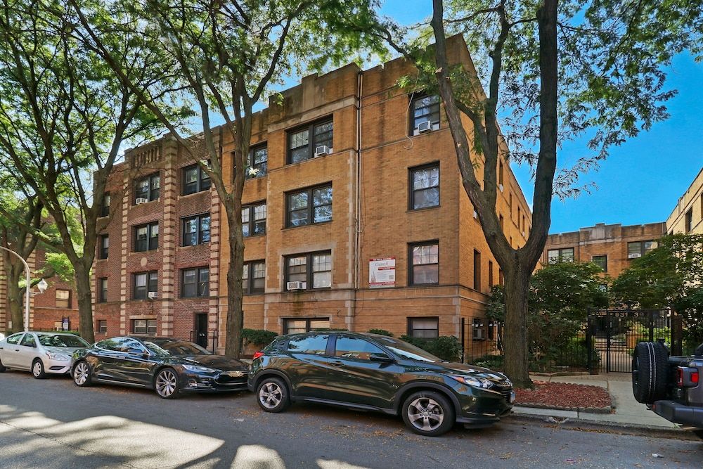 undefined Stylish & Furnished Studio in Lakeview