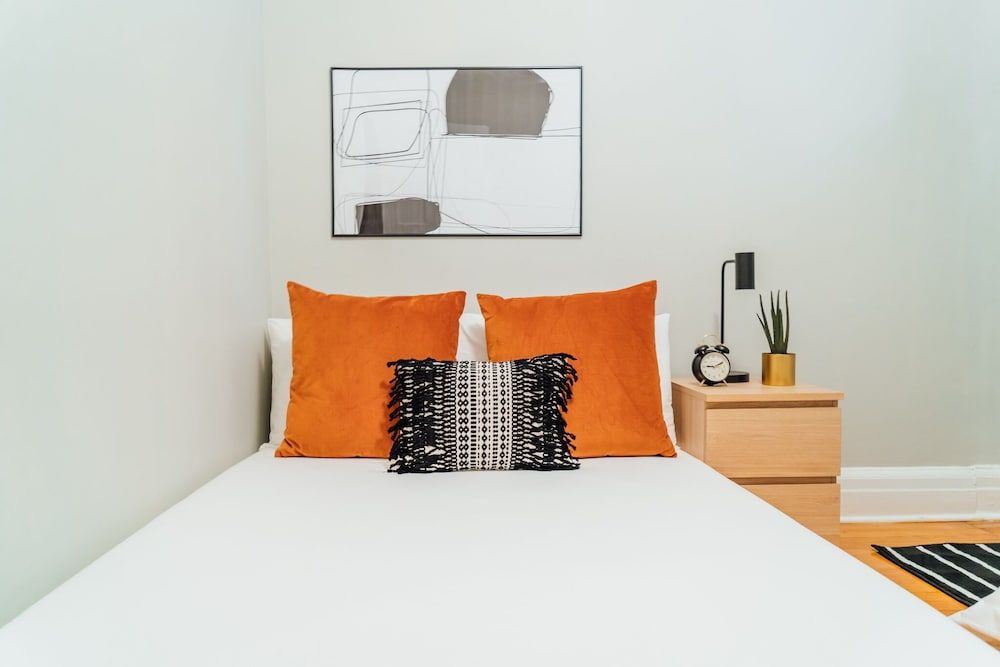 undefined Sophisticated 2BR in Wrigleyville 2