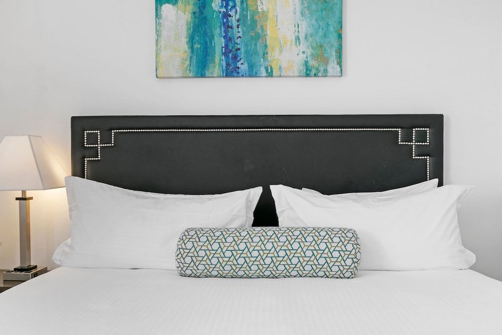 undefined Home w 1BR Kitchen&Wi-Fi near Larchmont 5