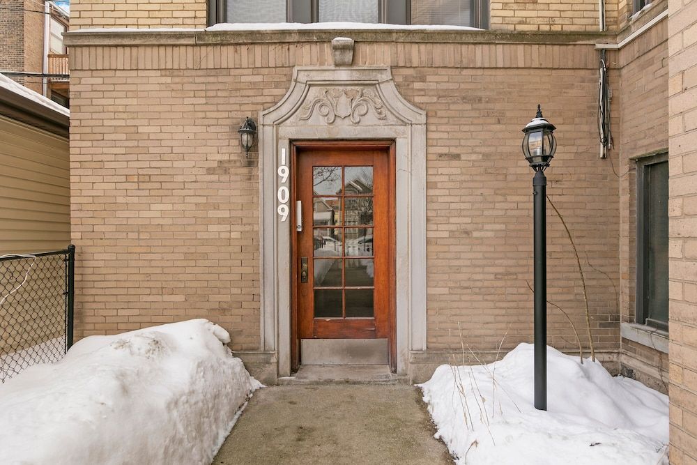 undefined Home w 1BR Kitchen&Wi-Fi near Larchmont 2