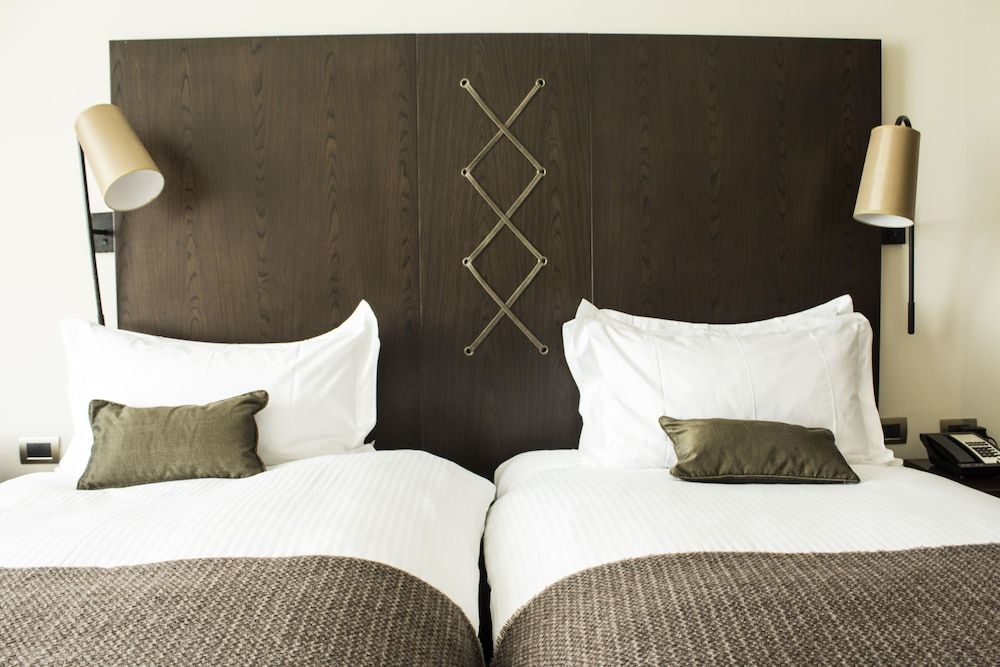 Superior Room, 2 Twin Beds, City View