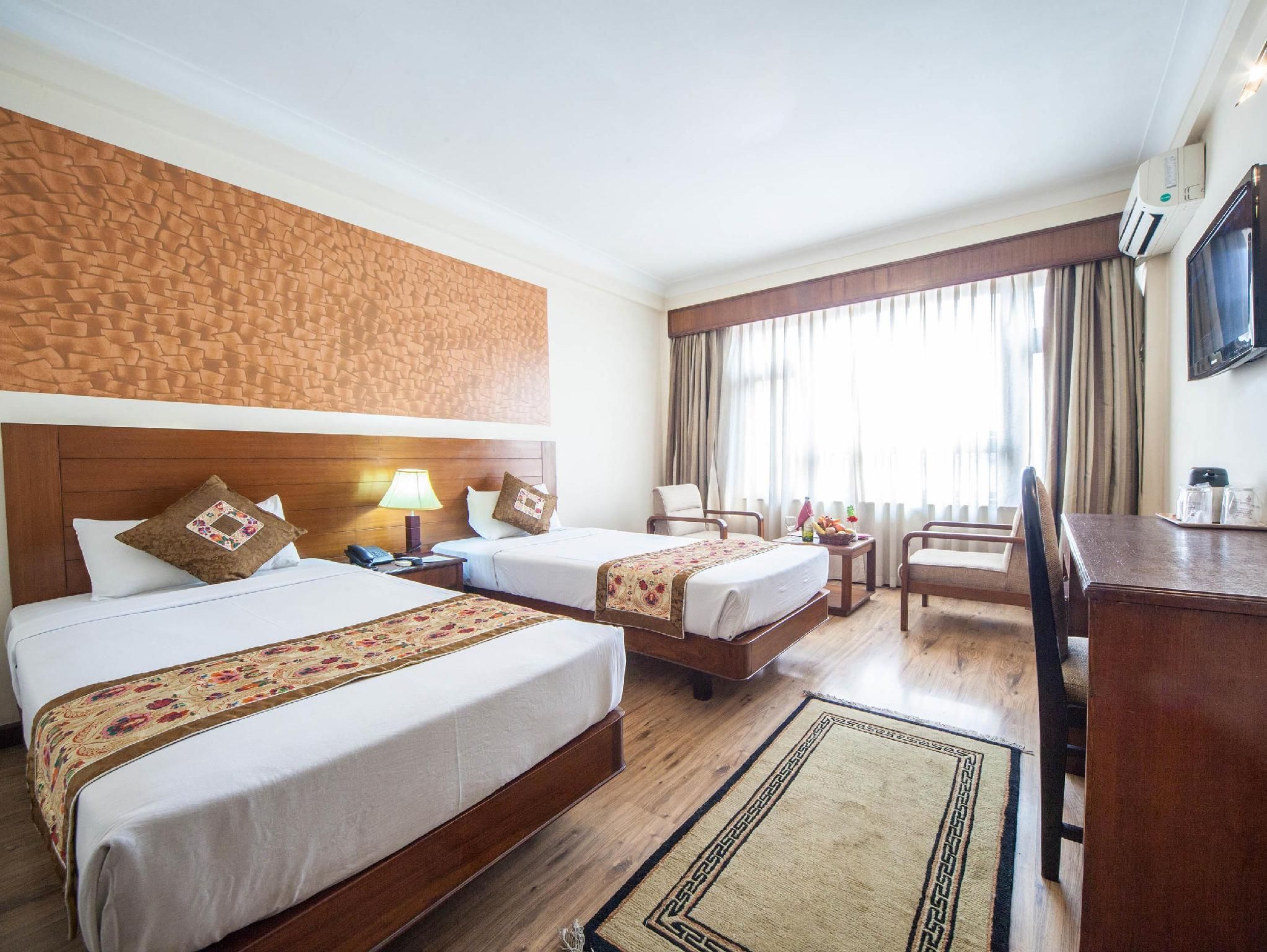 Hotel Manang Deluxe Double Room 7