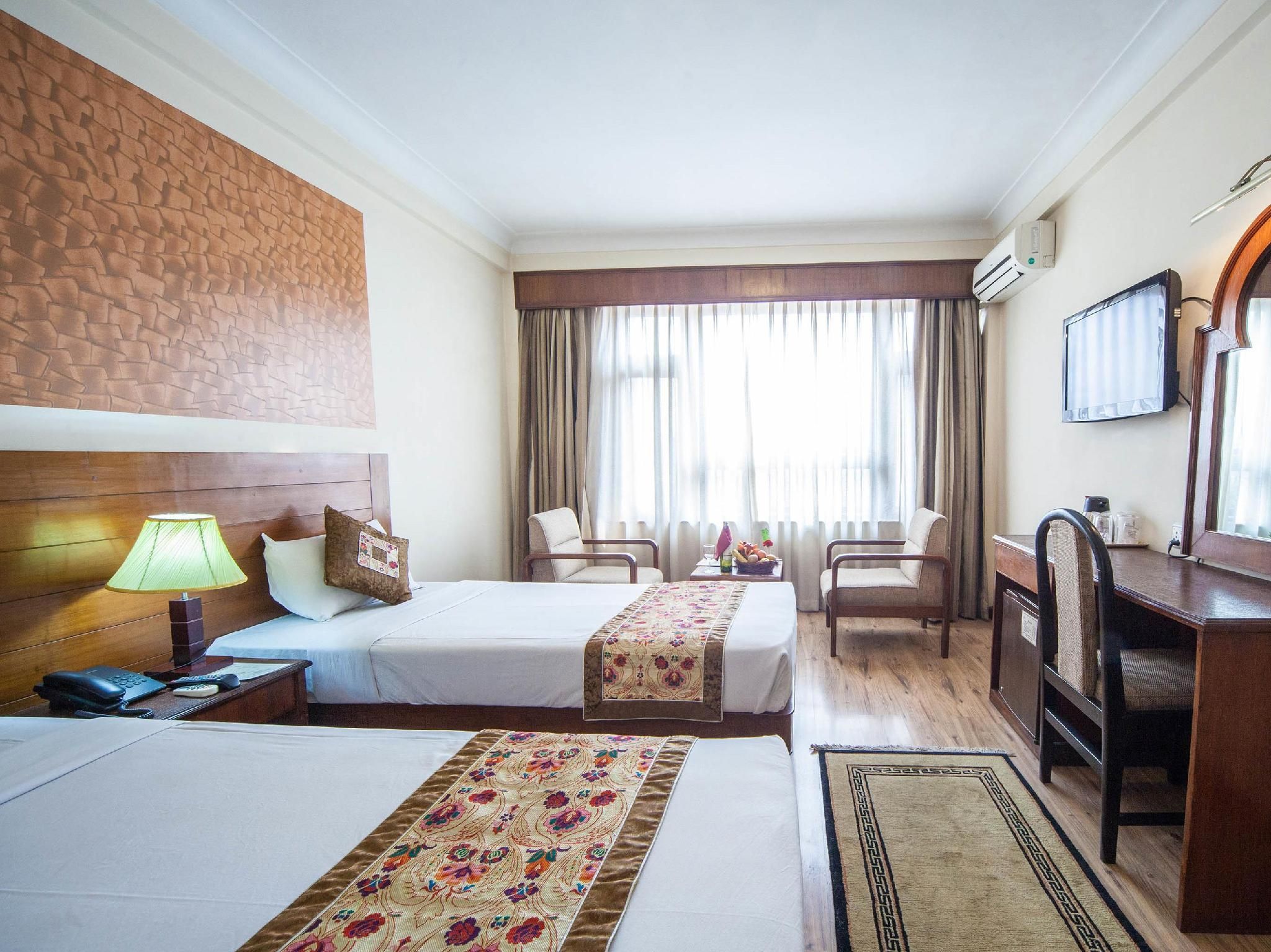 Hotel Manang Deluxe Double Room 8