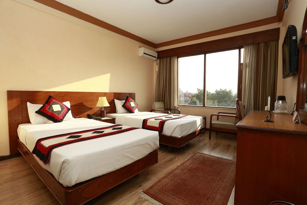 Hotel Manang Deluxe Double Room 6