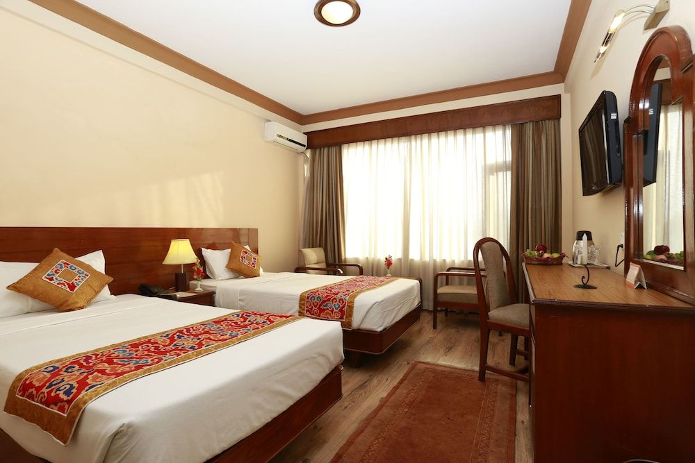 Hotel Manang Deluxe Double Room 3