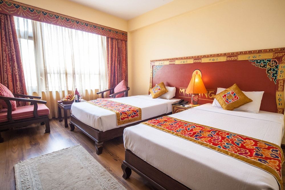Hotel Manang Deluxe Double Room 5