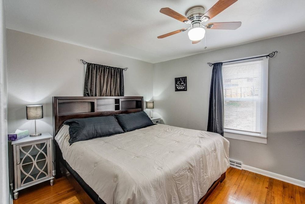 2BR Olympic Training Center Dog-friendly