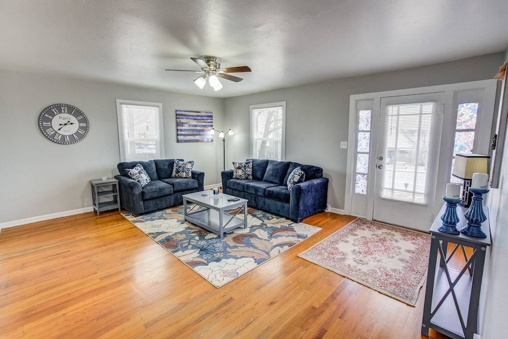 2BR Olympic Training Center Dog-friendly