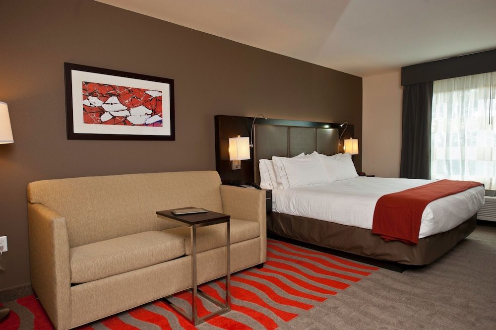 undefined Holiday Inn Express & Suites Columbus - Easton Area by IHG 8
