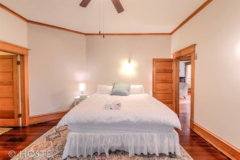 House (4 Bedrooms)