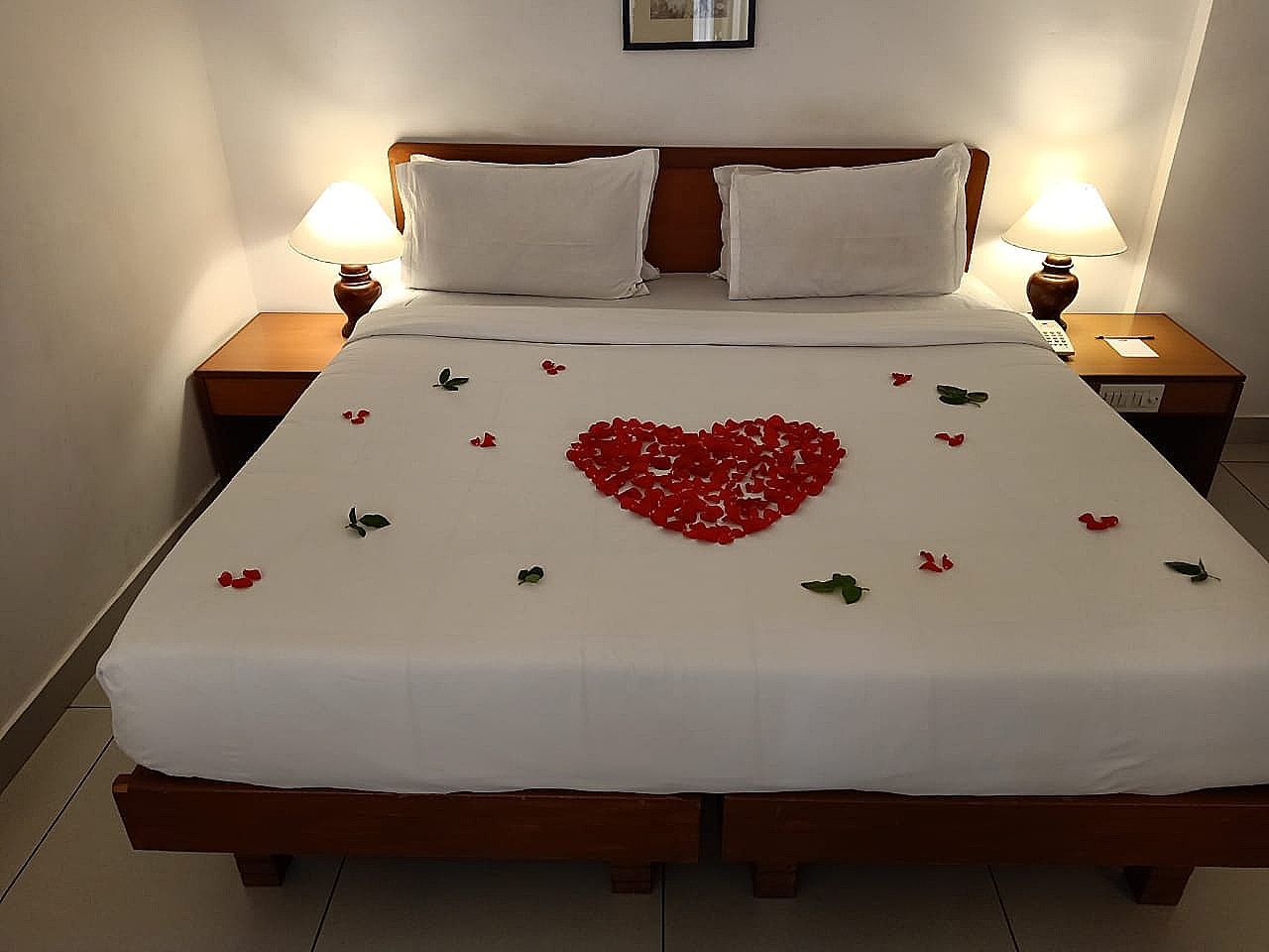 Abad Metro Standard Double Room 4