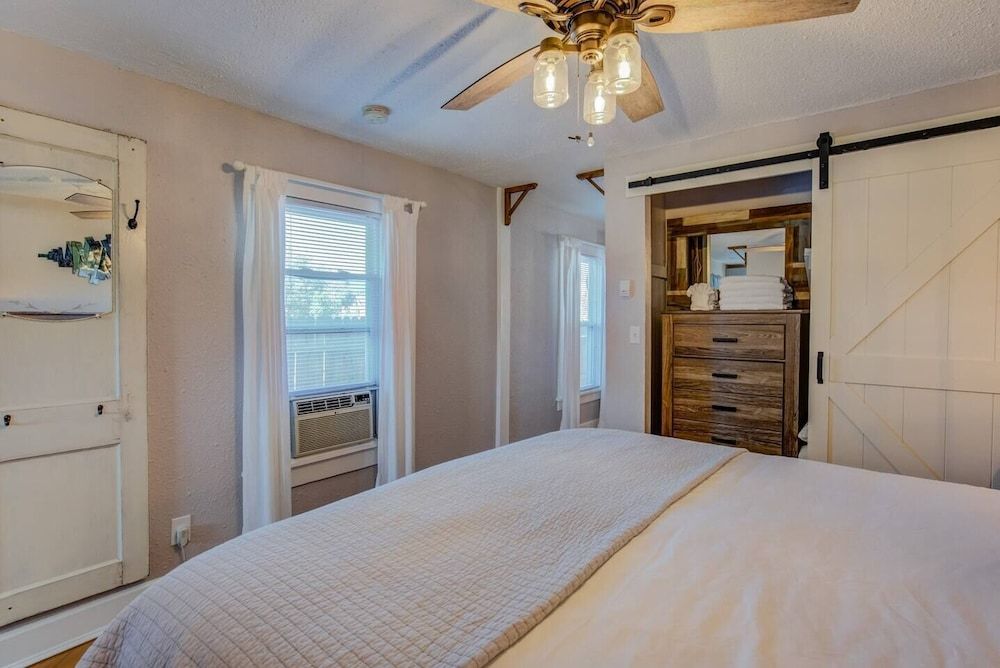 House (1 Bedroom)