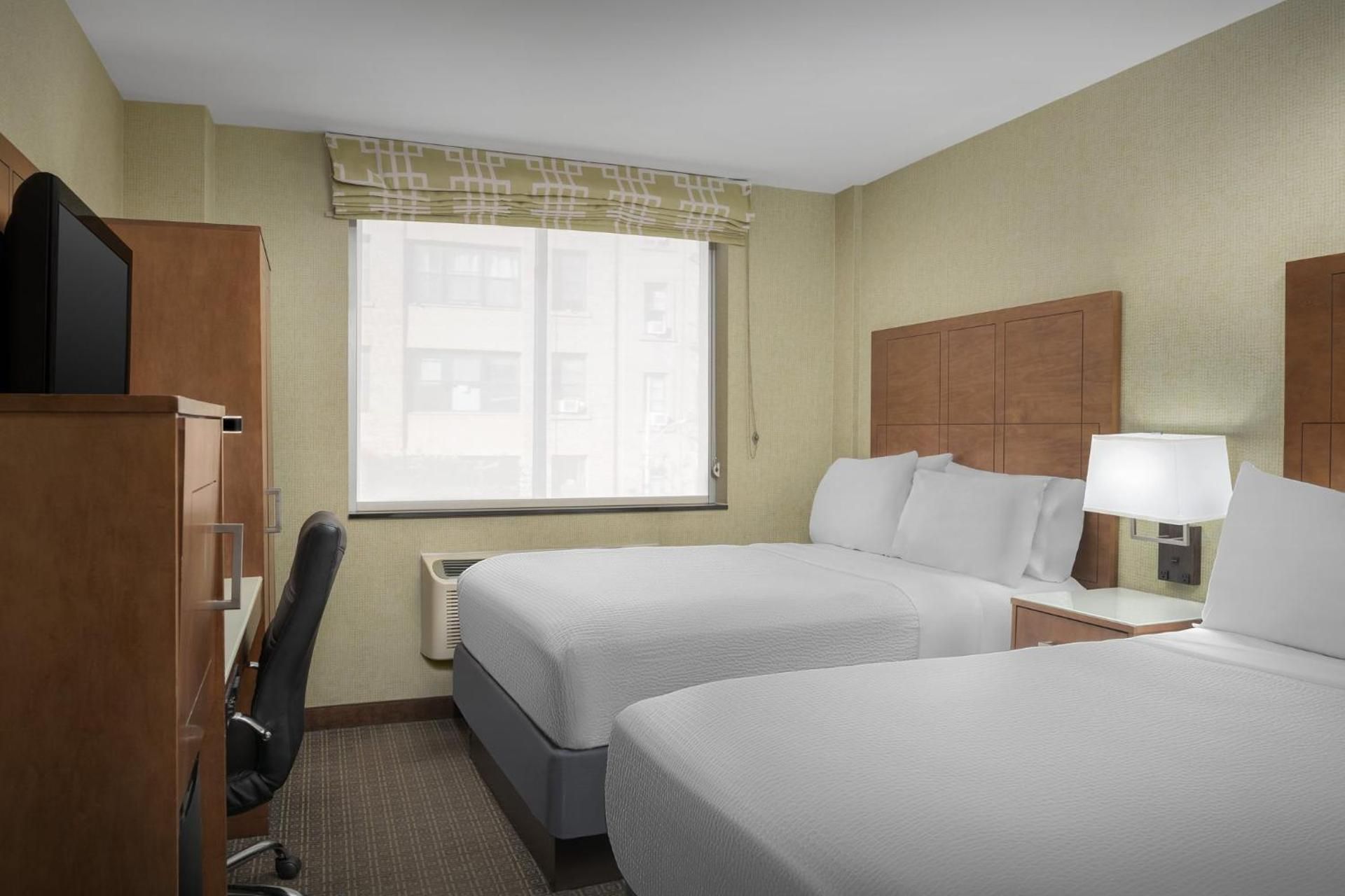 2 Double Beds Superior Non-Smoking