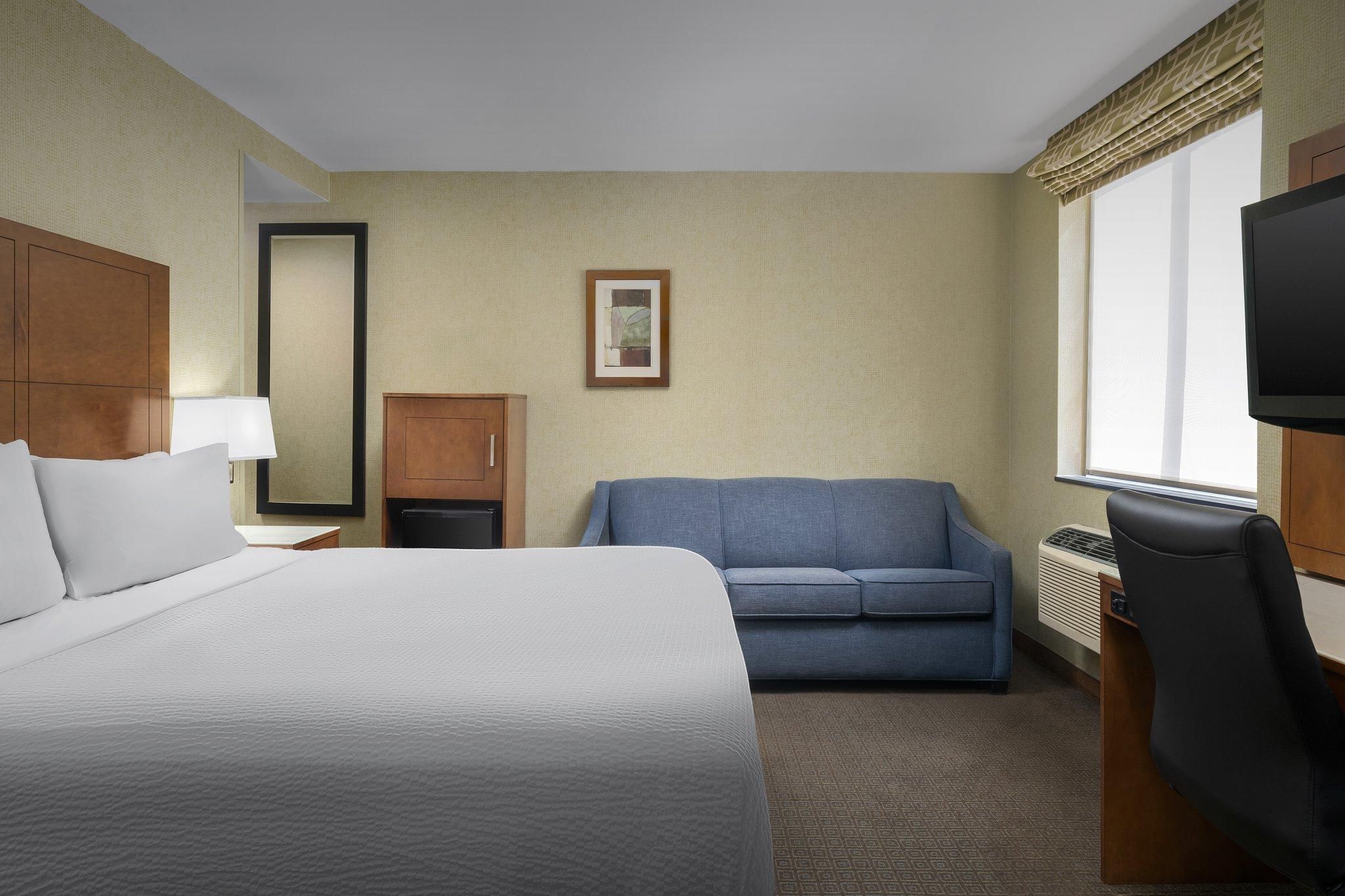 undefined Holiday Inn Express New York - Manhattan West Side by IHG 6