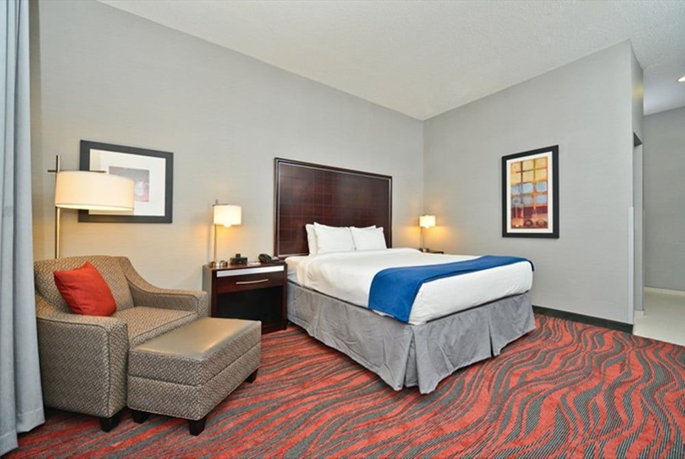Standard Room, 1 King Bed