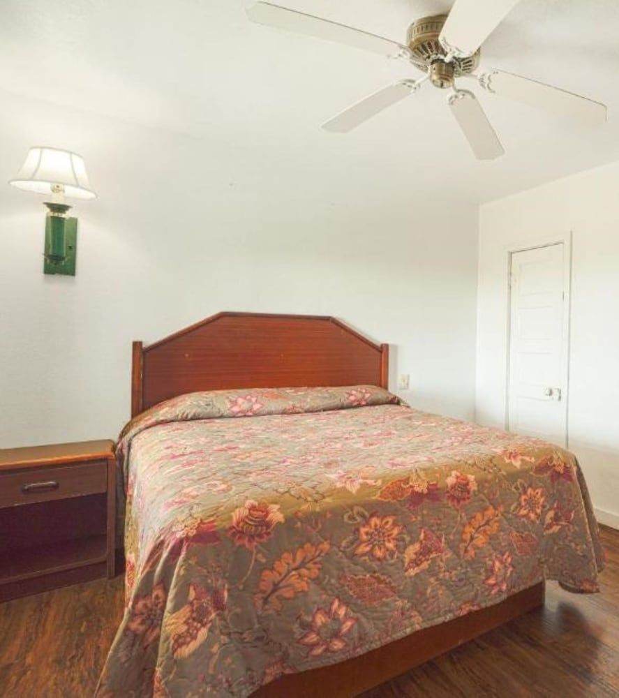 Room, 1 Queen Bed, Smoking