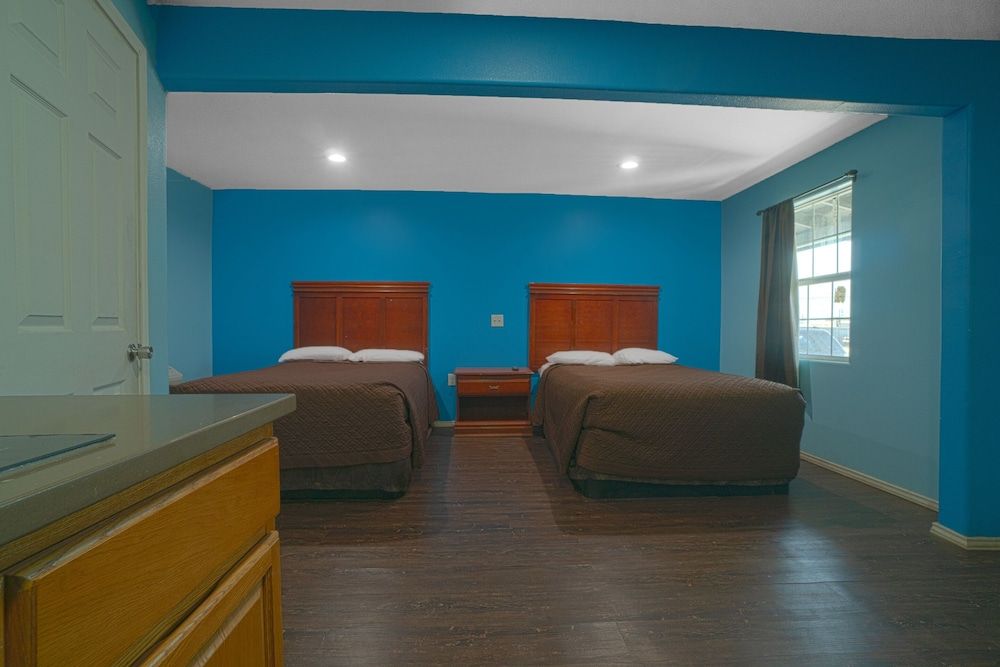 Room, 2 Double Beds, Kitchenette