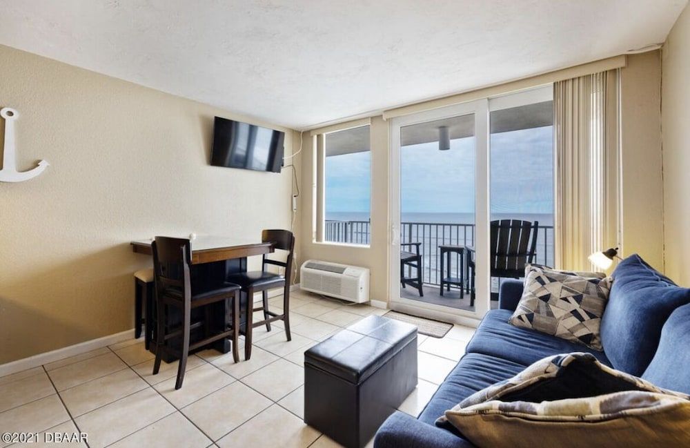 Beautiful Beachfront Resort Condo Panoramic Room 2