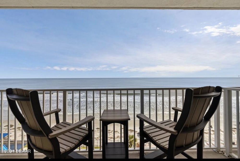Beautiful Beachfront Resort Condo Panoramic Room 4