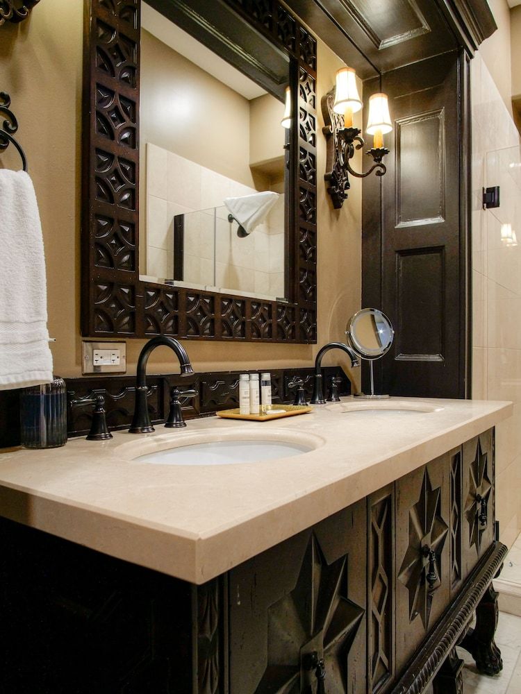 The Detroit Club Estate Suite, 1 King Bed 5