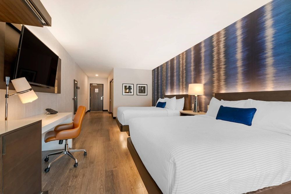 Cambria Hotel Detroit Downtown Room, 2 Queen Beds, Accessible, Non Smoking 3