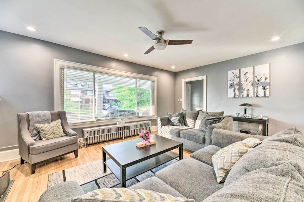 undefined Elegant Detroit Home w/ Yard ~ 5 Mi to Dtwn! 7