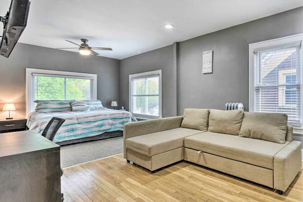 undefined Elegant Detroit Home w/ Yard ~ 5 Mi to Dtwn! 3