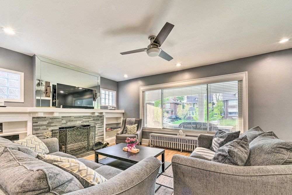 undefined Elegant Detroit Home w/ Yard ~ 5 Mi to Dtwn! 8