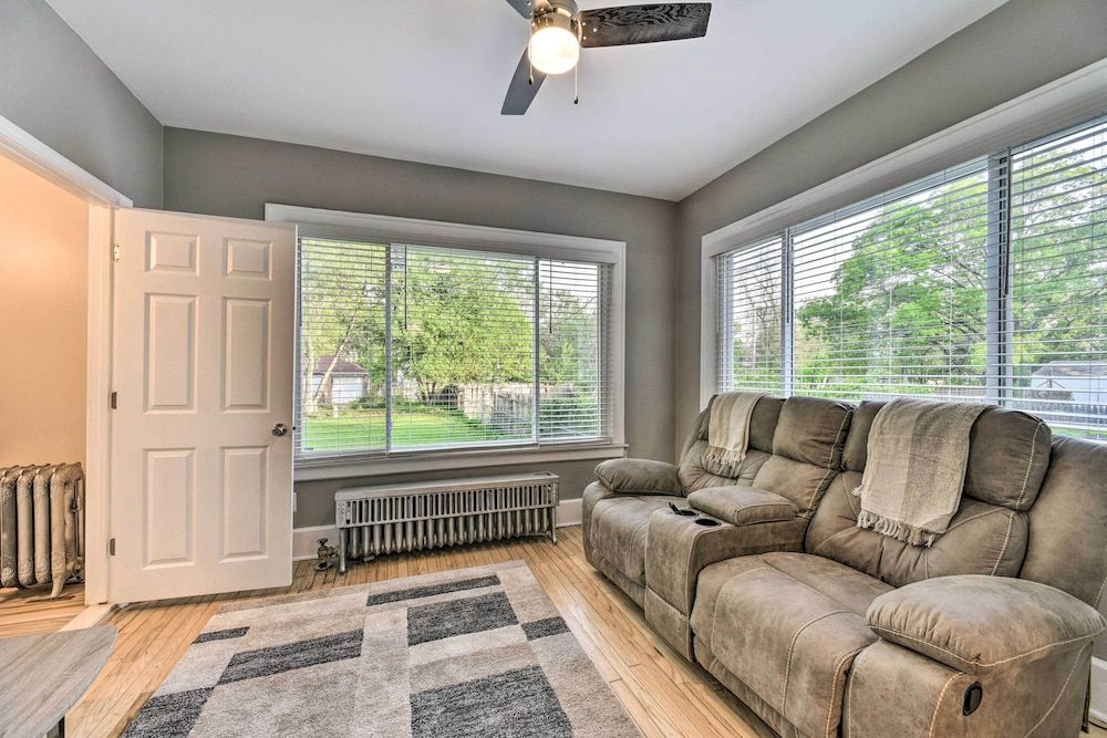 undefined Elegant Detroit Home w/ Yard ~ 5 Mi to Dtwn! 6