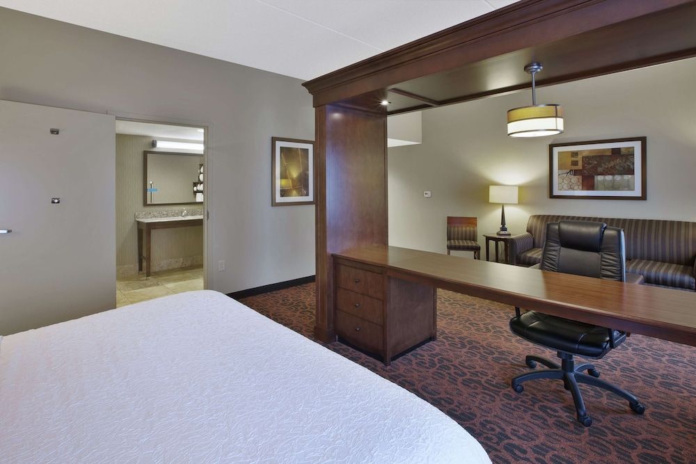 Studio, One King Bed, Accessible