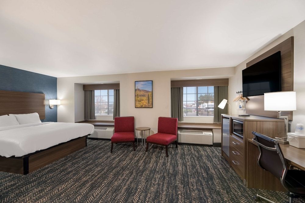 Suite, Multiple Beds, Non Smoking (Walk-in Shower)