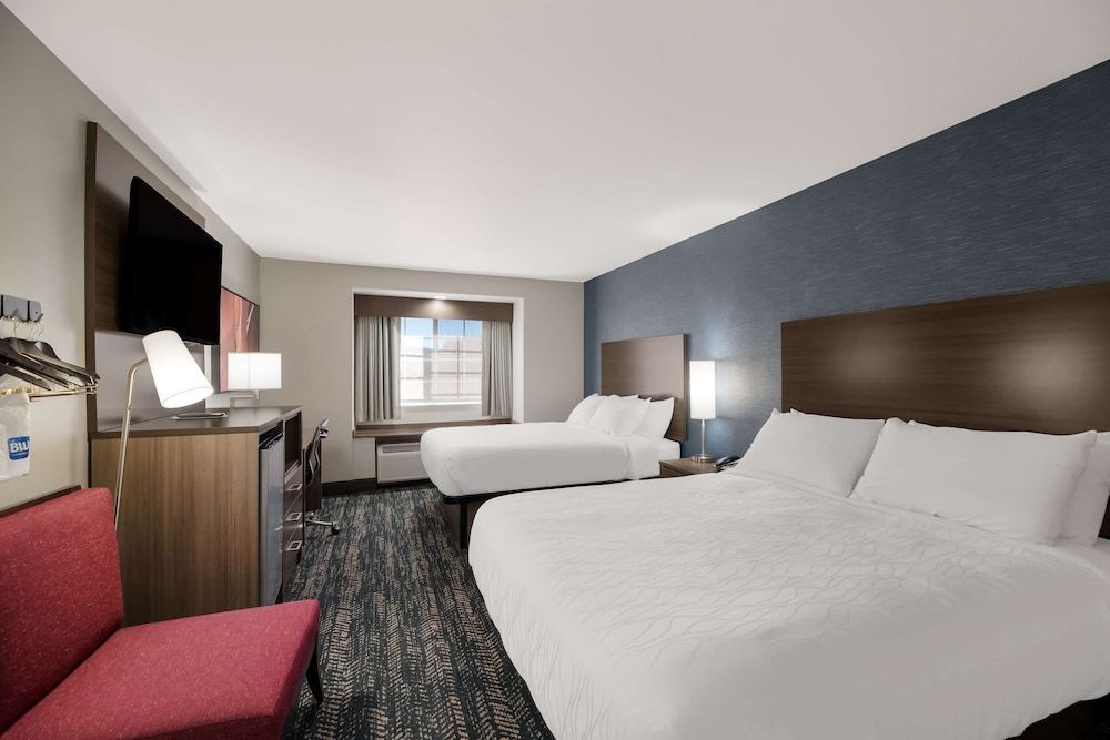 Standard Room, 2 Queen Beds, Accessible, Non Smoking (Walk-in Shower)