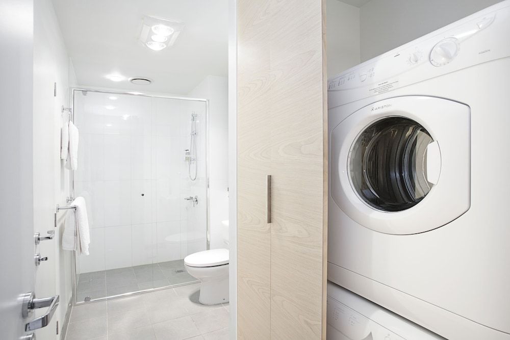 St Kilda Central Apartment Hotel One Bedroom Apartment 4