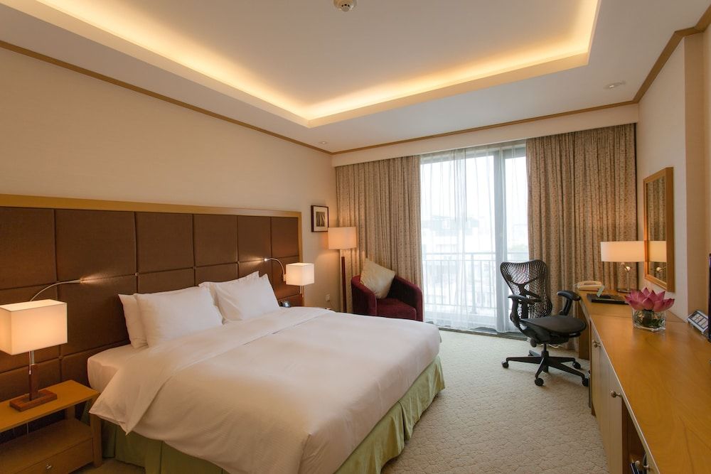 Room, 1 King Bed, City View
